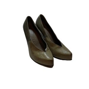 LD Tuttle Women Shoes Size 9